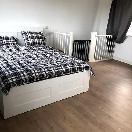 Family House With 3 Bedrooms Apartmán *